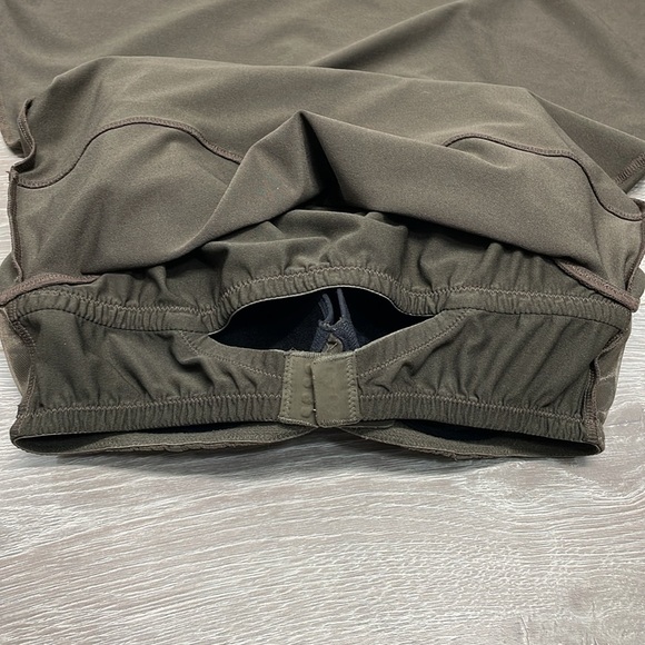 Athleta Inner Strength Built In Bra Tank Top Olive Green 36C - Picture 11 of 15